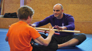 Gerbrand Martini geeft individuele training Jongens in hun Kracht in de Dojo van Nuova Strada Jongens in hun Kracht